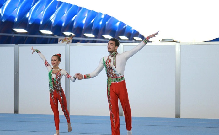 Acrobatic gymnastics championship kicks off in Baku  